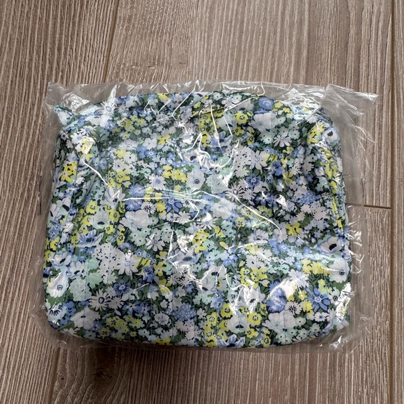 Liberty of London Accessories - J. Crew x Liberty London fabric toiletry bag